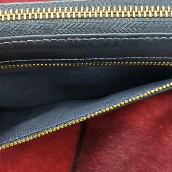 Fossil Navy Zip Around Leather Wallet - Picture 6 of 11